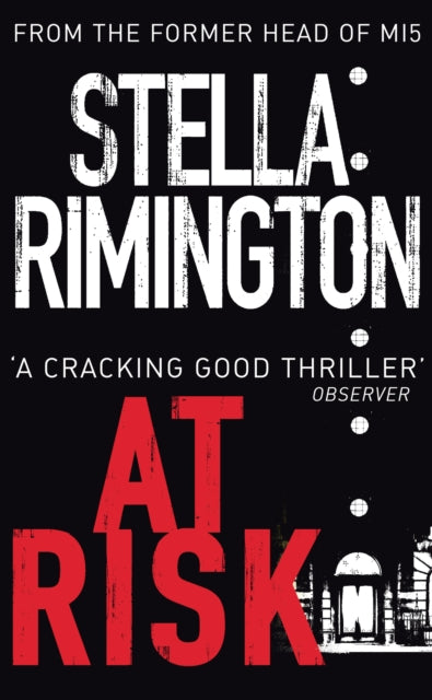At Risk : (Liz Carlyle 1)-9780099461395